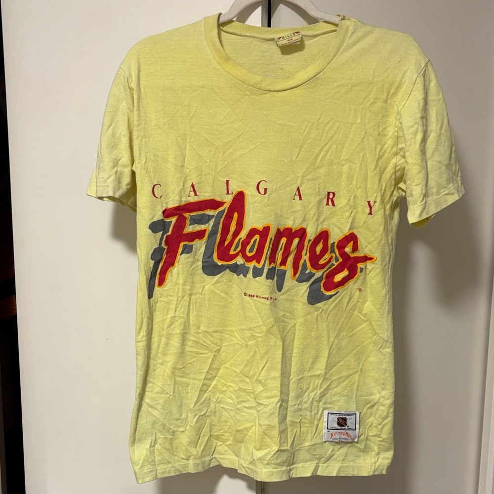 Calgary Flames 1989 Stanley Cup Vintage Yellow Graphic T-Shirt M